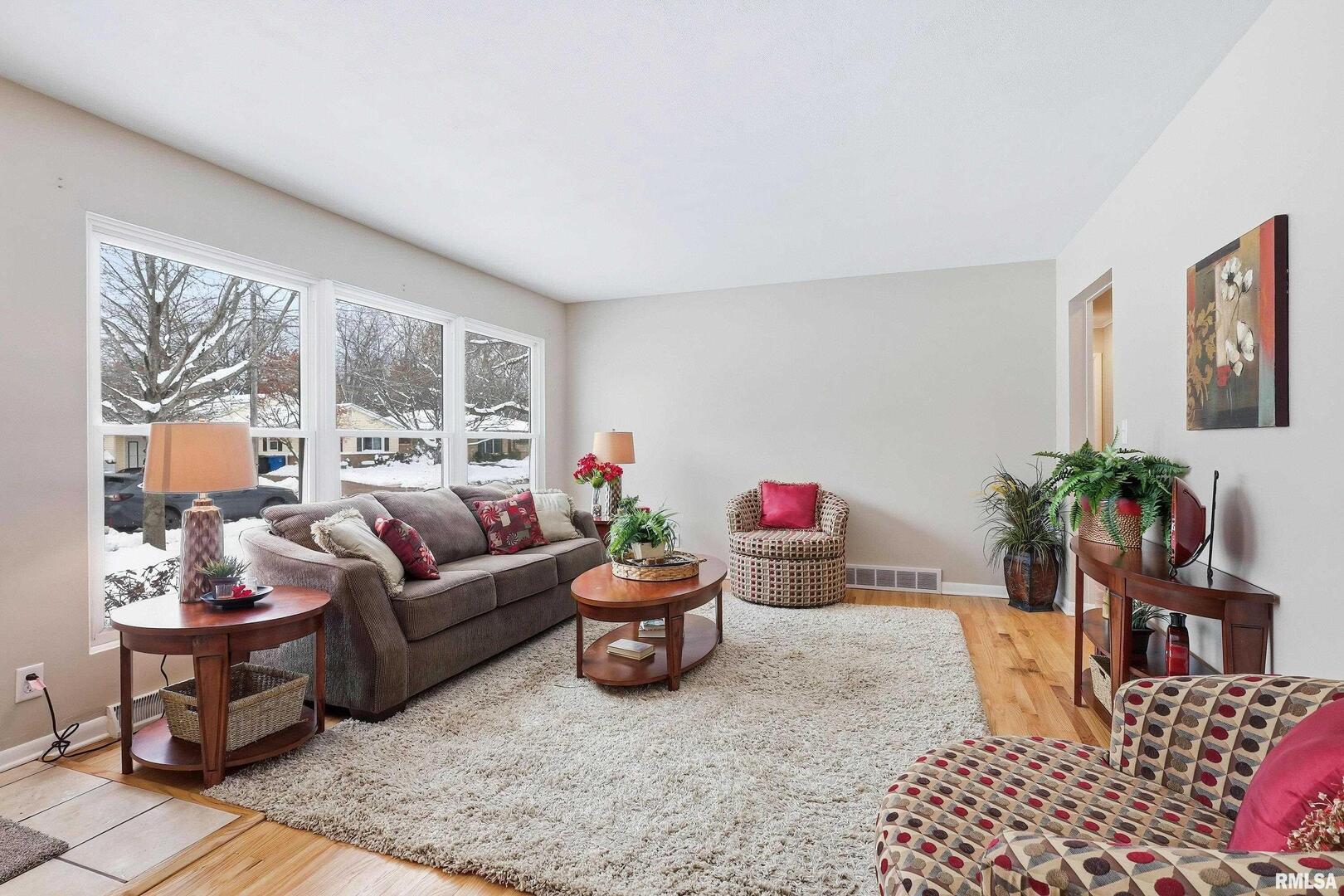 1840 37th Street Moline, IL 61265 - Photo 7 of 38