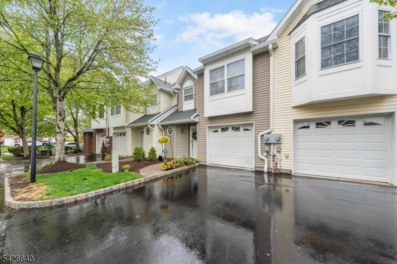 38 Angela Way Berkeley Heights, NJ 07922 - Photo 2 of 22