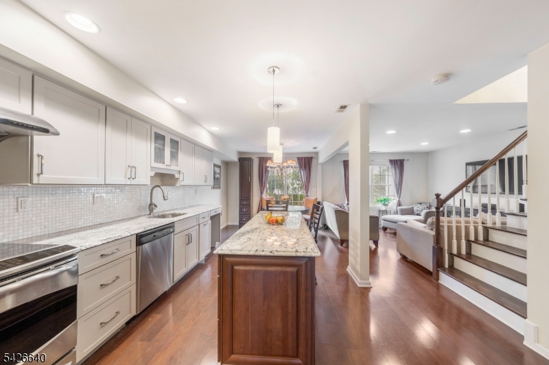38 Angela Way Berkeley Heights, NJ 07922 - Photo 8 of 22