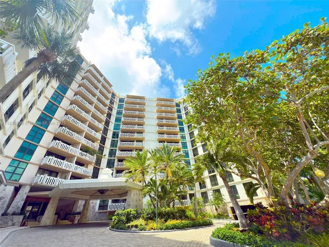 $1,795,000 | 1121 Crandon Boulevard, Unit E708, Key Biscayne, FL 33149