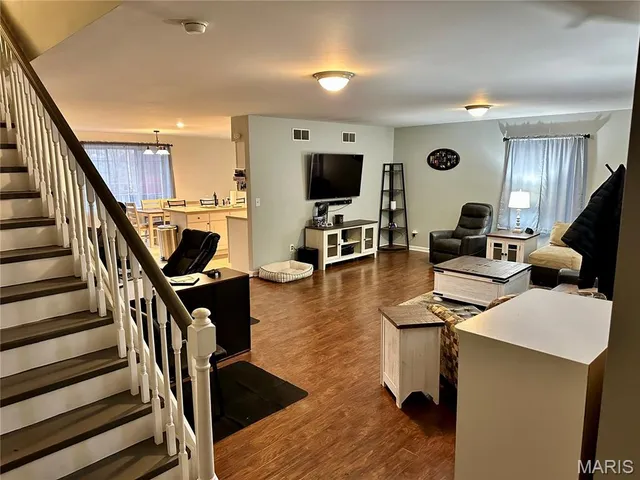 $1,850 | 202 West Delmar Avenue, Unit B, Godfrey, IL 62035