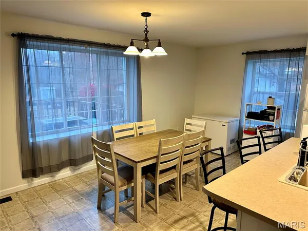 $1,750 | 202 West Delmar Avenue, Unit B, Godfrey, IL 62035