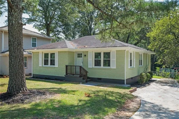 $1,800 | 2823 McAfee Road, Decatur, GA 30032