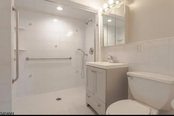 $3,200 | 1709 Lawrence Street, Rahway, NJ 07065