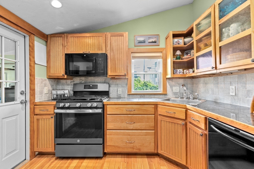 13 Elcott Road Quincy, MA 02169 - Photo 13 of 41 Gallery Image 13