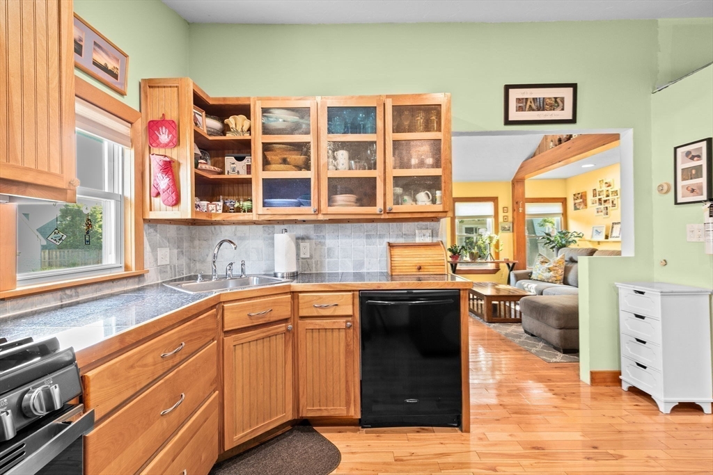 13 Elcott Road Quincy, MA 02169 - Photo 15 of 41 Gallery Image 15