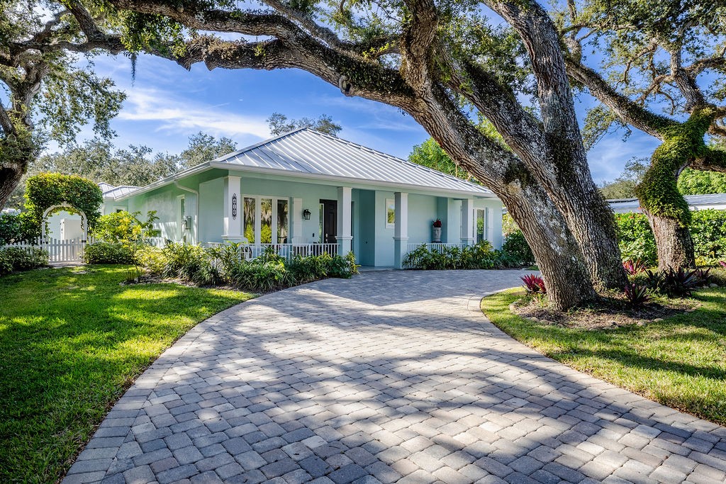 416 Conn Way Vero Beach, FL 32963 - Photo 2 of 35