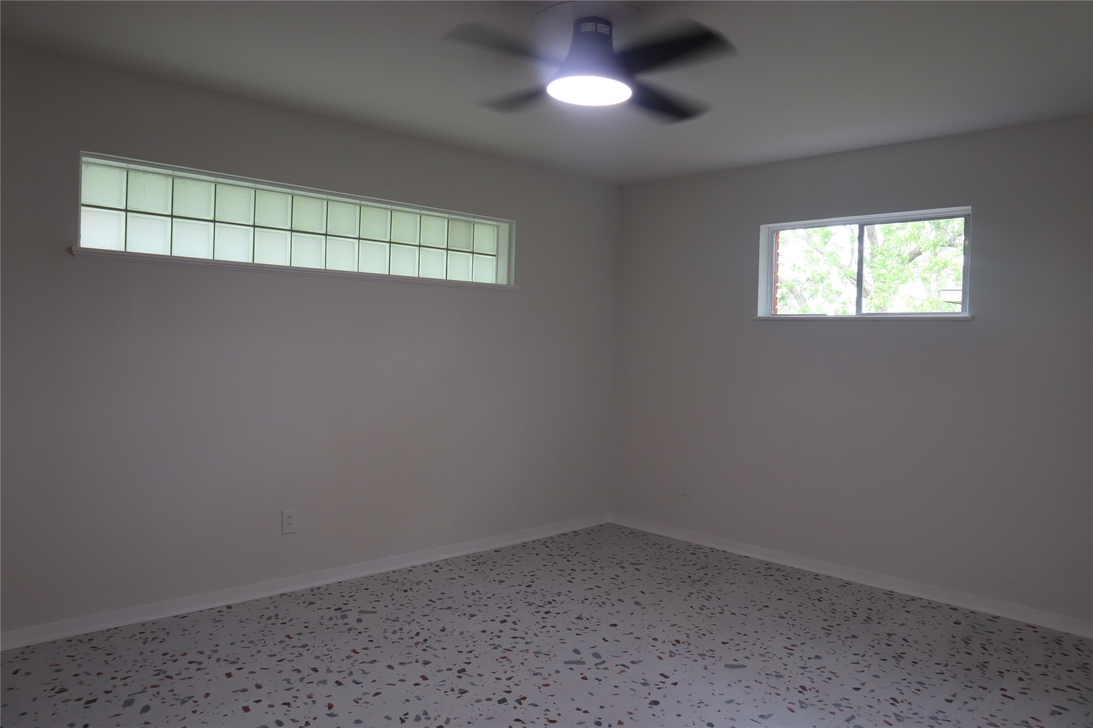 1903 Evergreen La Marque, TX 77568 - Photo 16 of 33 an empty room with a window