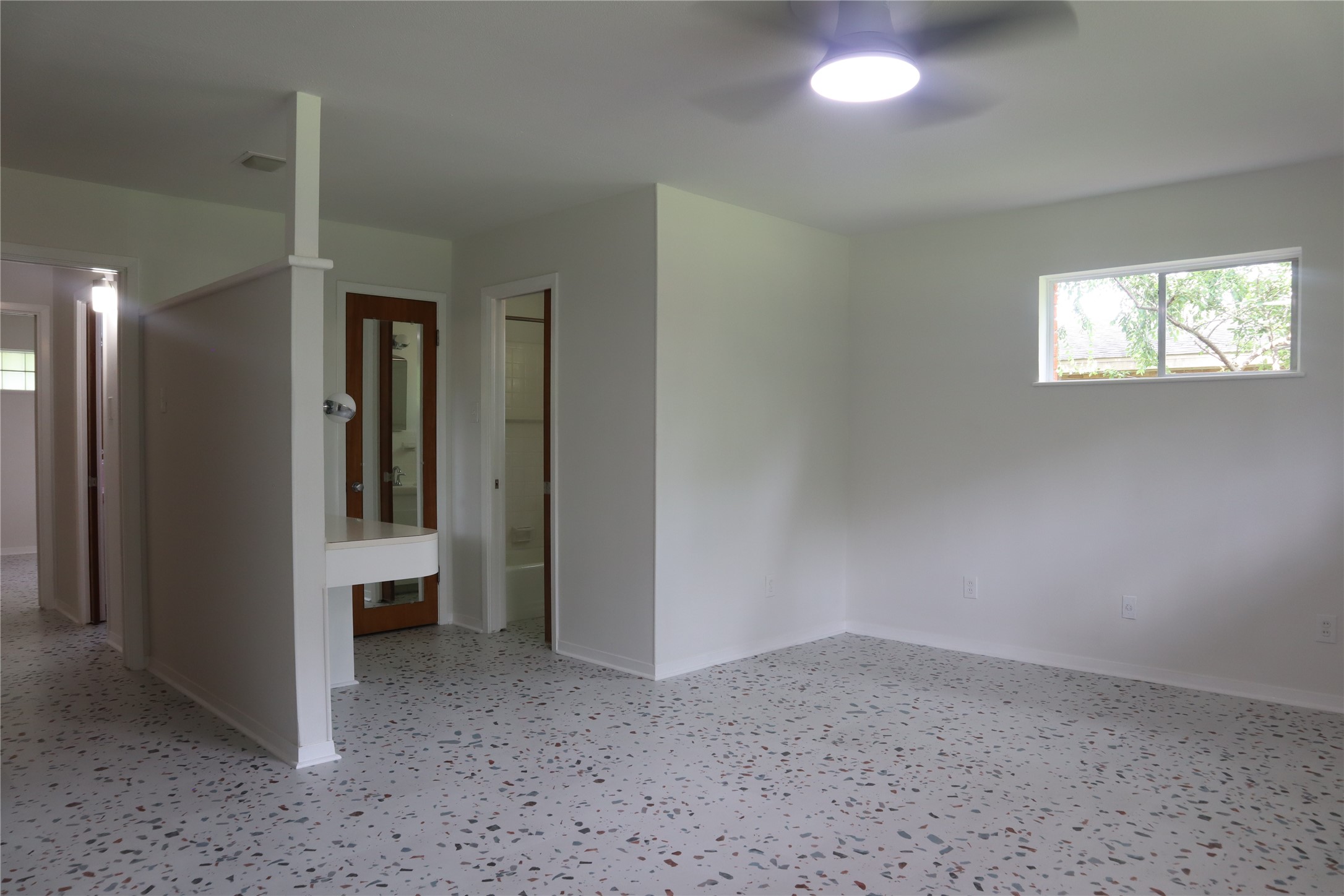 1903 Evergreen La Marque, TX 77568 - Photo 20 of 33 a view of a room that has a window