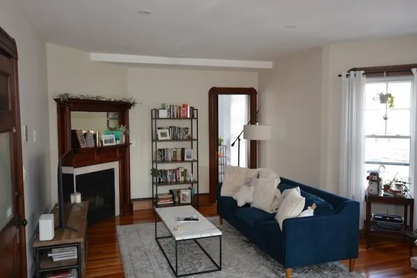 $3,350 | 35 Lincoln Street, Unit 2, Winthrop, MA 02152