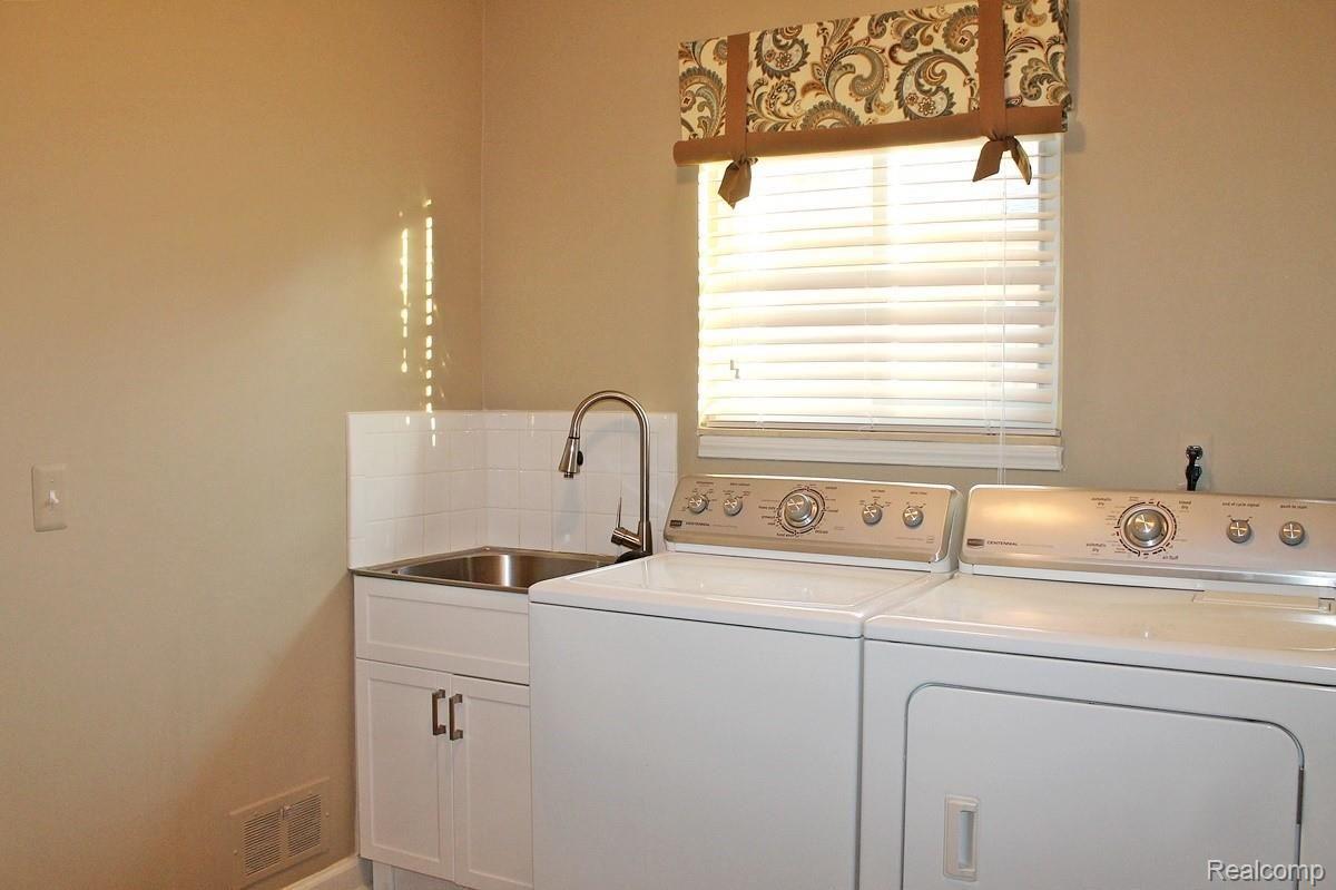 7424 Provincial Road Canton, MI 48187 - Photo 21 of 58 IMG_1794.JPG
