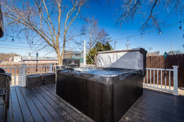 $540,000 | 10 Matts Road, Fox Lake, IL 60020