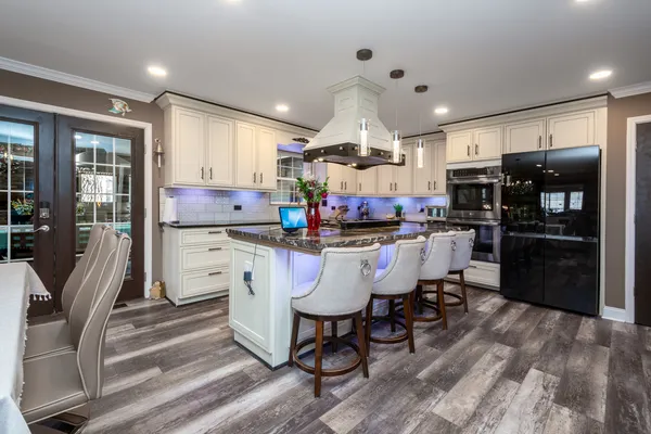 $540,000 | 10 Matts Road, Fox Lake, IL 60020