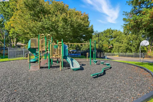 $550,000 | 2137 Arroyo Court, Unit 4, Pleasanton, CA 94588