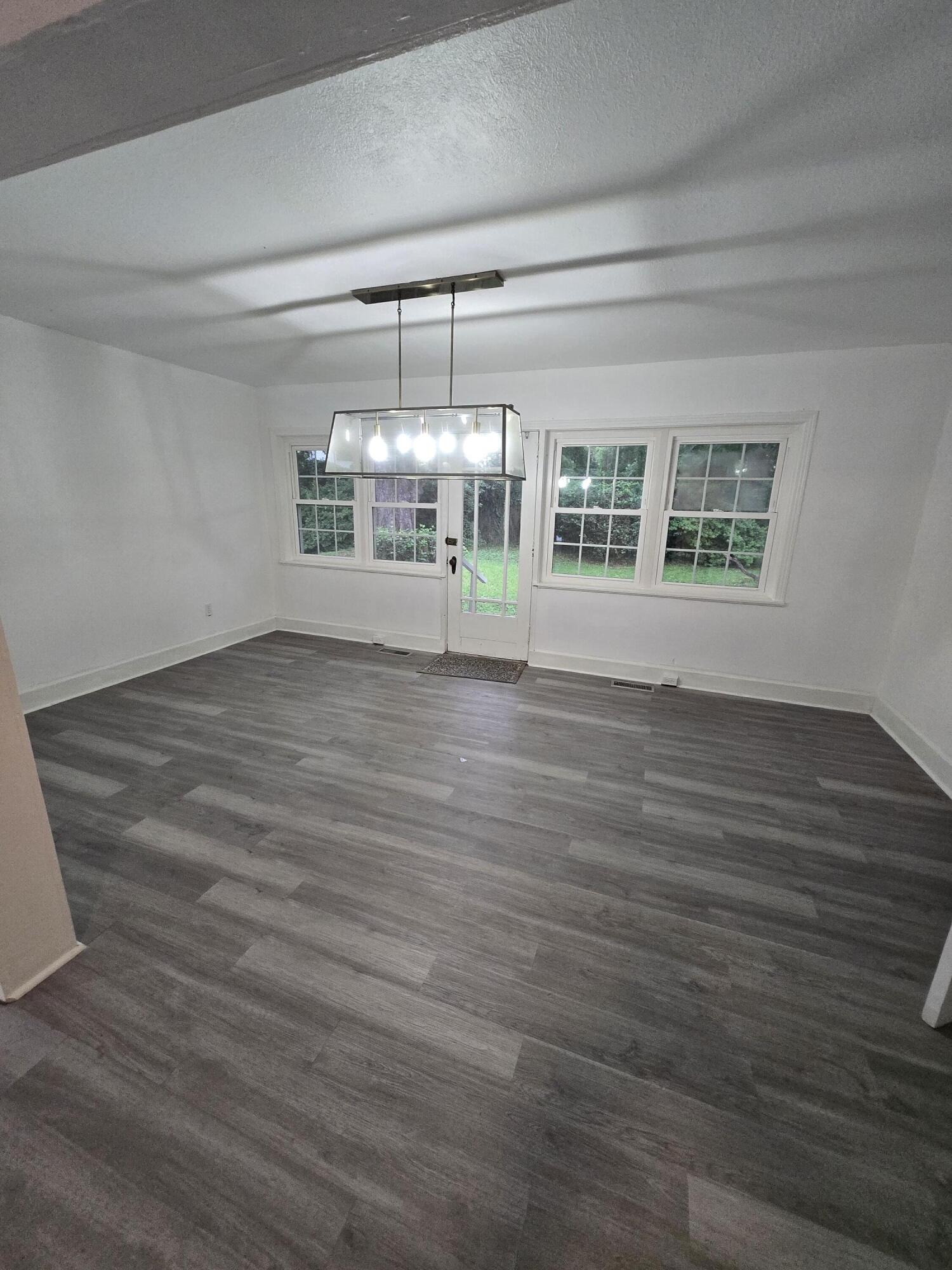 8305 Hogan Road Jacksonville, FL 32216 - Photo 10 of 31 Family Room 2