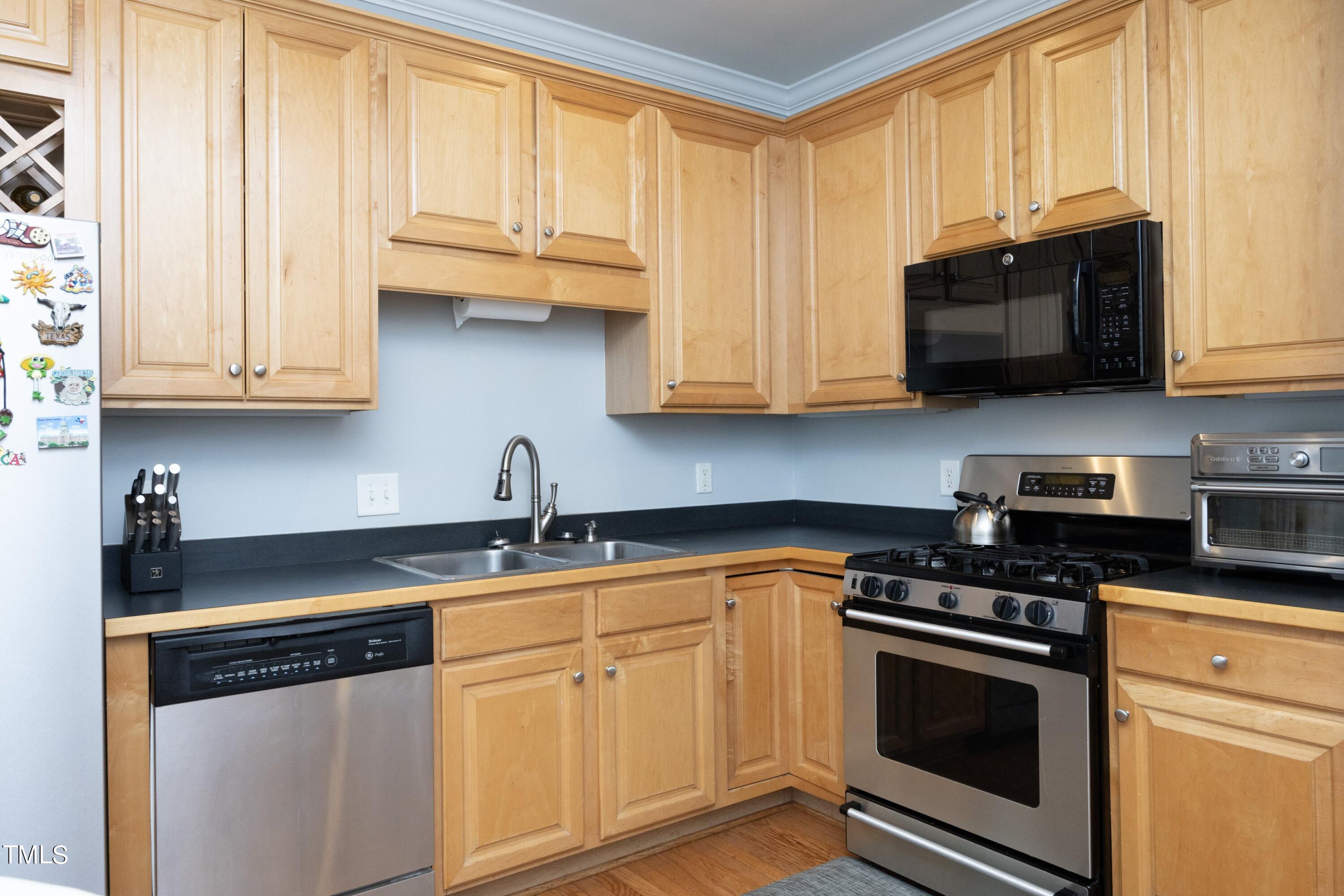 1301 Cameron View Court Raleigh, NC 27607 - Photo 14 of 37 14Kitchen