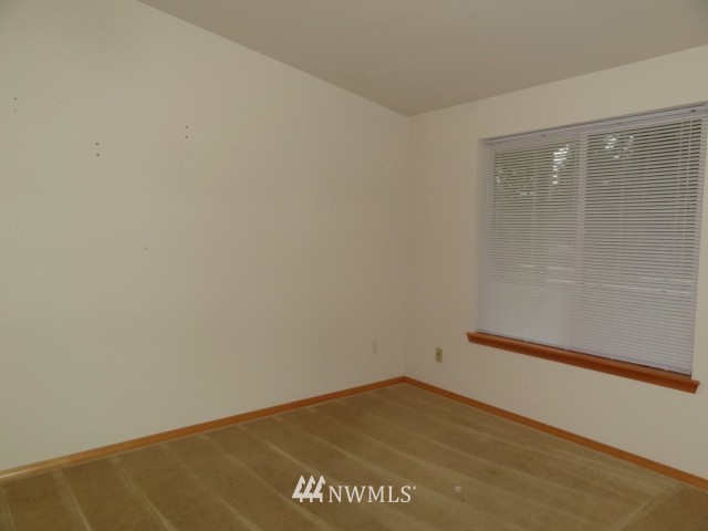 9948 Stedman Road Southeast Olympia, WA 98513 - Photo 11 of 14 Gallery Image 11