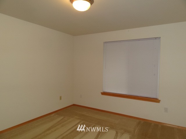 9948 Stedman Road Southeast Olympia, WA 98513 - Photo 12 of 14 Gallery Image 12