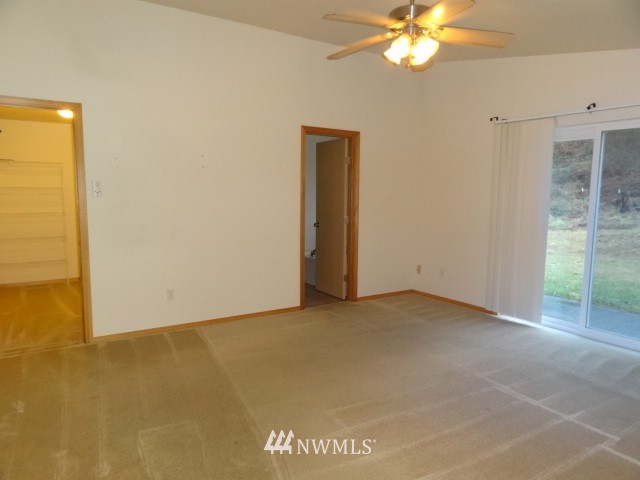 9948 Stedman Road Southeast Olympia, WA 98513 - Photo 10 of 14 Gallery Image 10