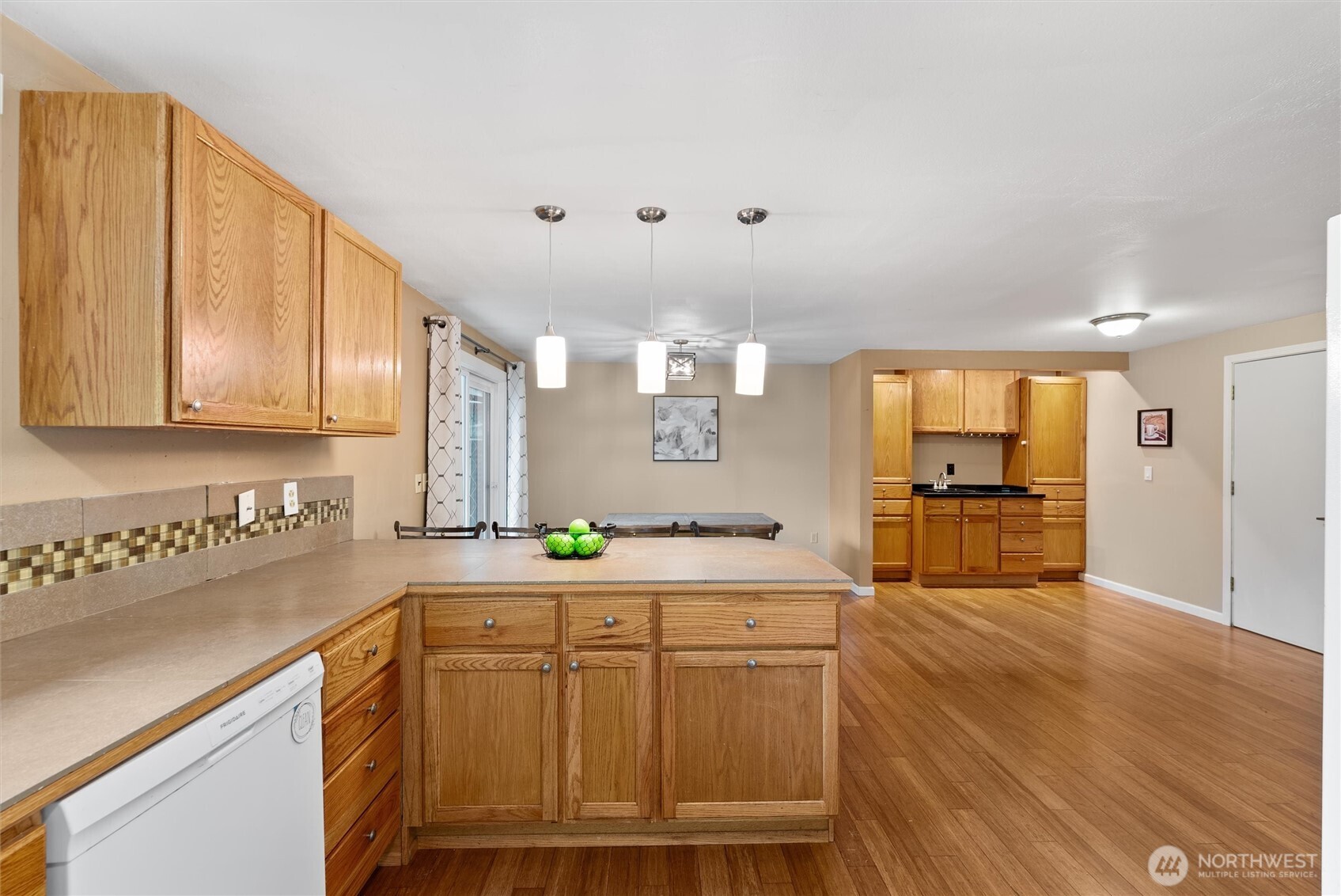 14116 Southeast 144th Street Renton, WA 98059 - Photo 10 of 35