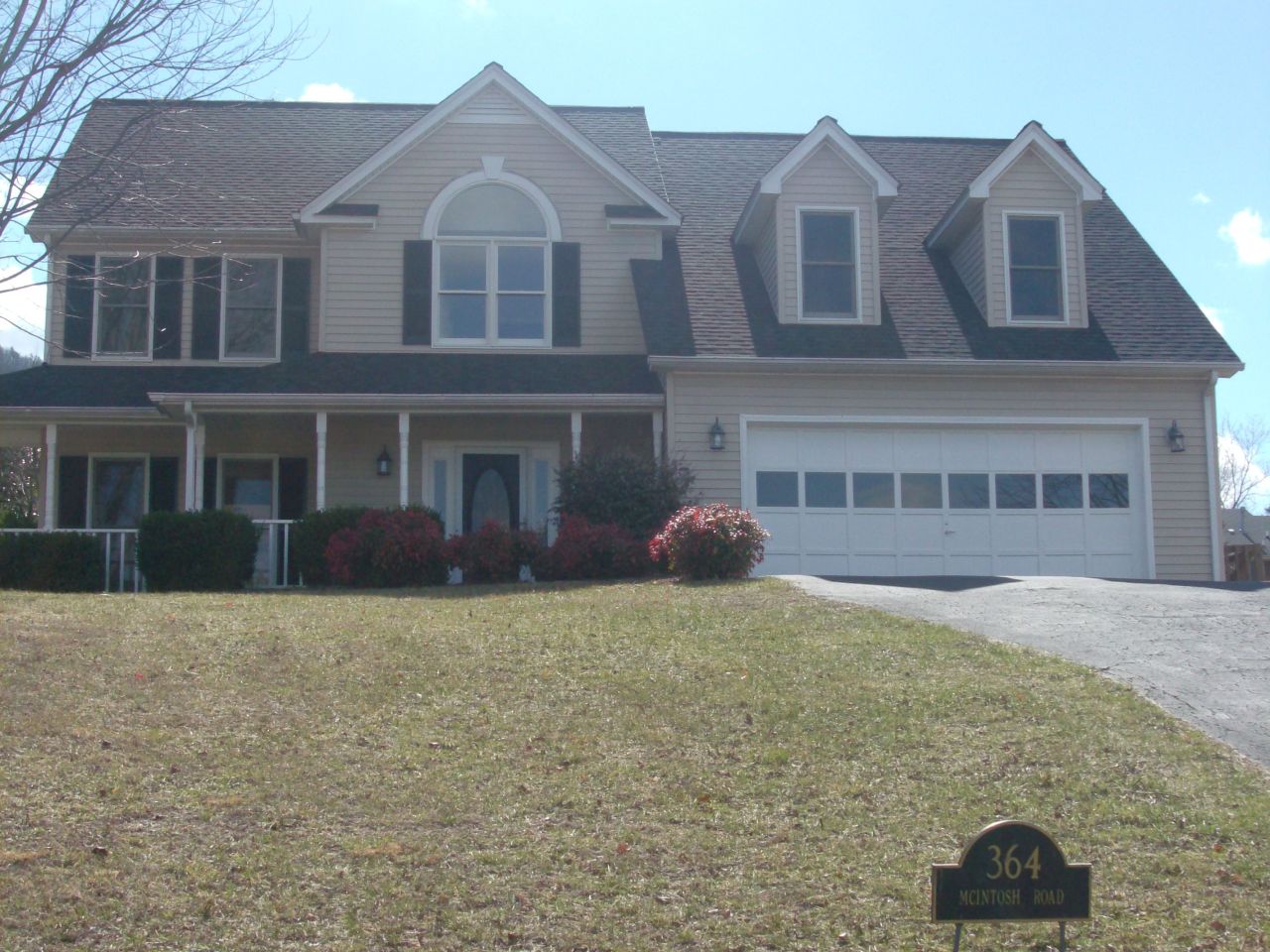 364 McIntosh Road Roanoke, VA 24019 - Photo 1 of 26 Front of Home
