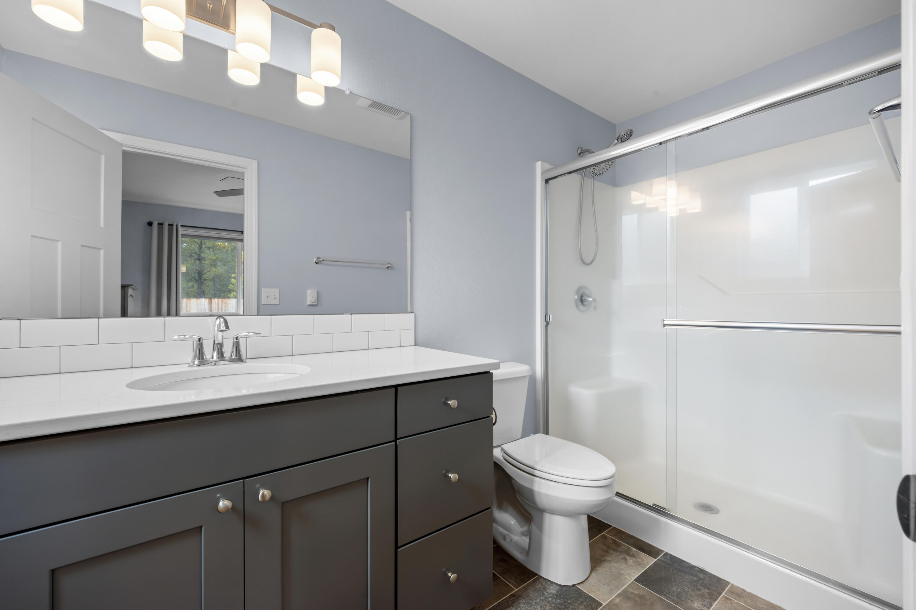17271 Downey Road Bend, OR 97707 - Photo 16 of 34 Primary Bath