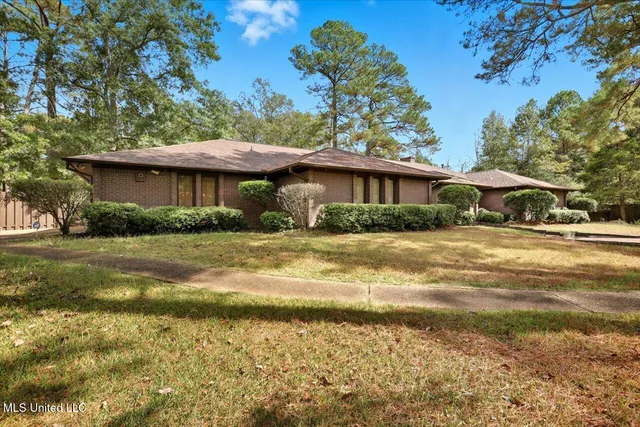 $399,000 | 5230 Brookleigh Drive, Byram, MS 39272