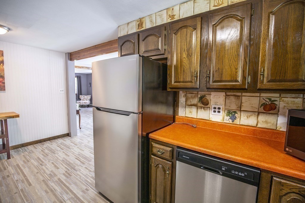 13 Sylvan Road Billerica, MA 01821 - Photo 27 of 41