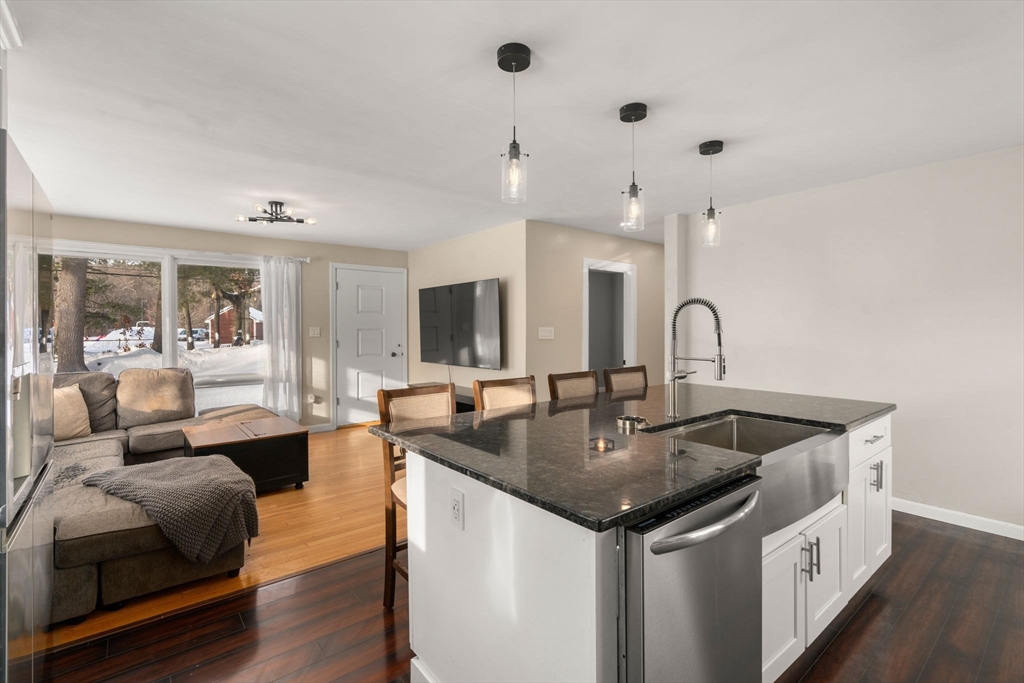 48 Butler Street Salem, NH 03079 - Photo 2 of 21