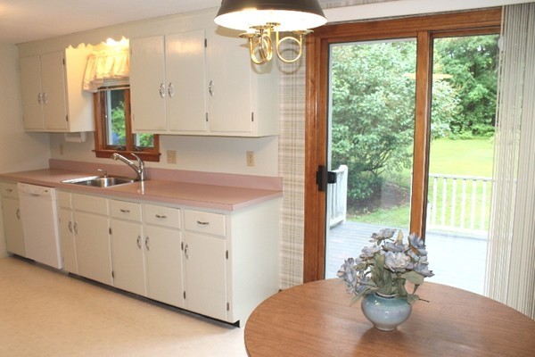 30 Dunster Road Bedford, MA 01730 - Photo 8 of 15 Gallery Image 8