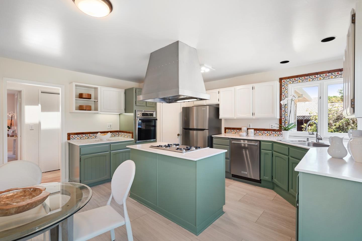 935 Riverside Drive Los Altos, CA 94024 - Photo 14 of 45 Gallery Image 14