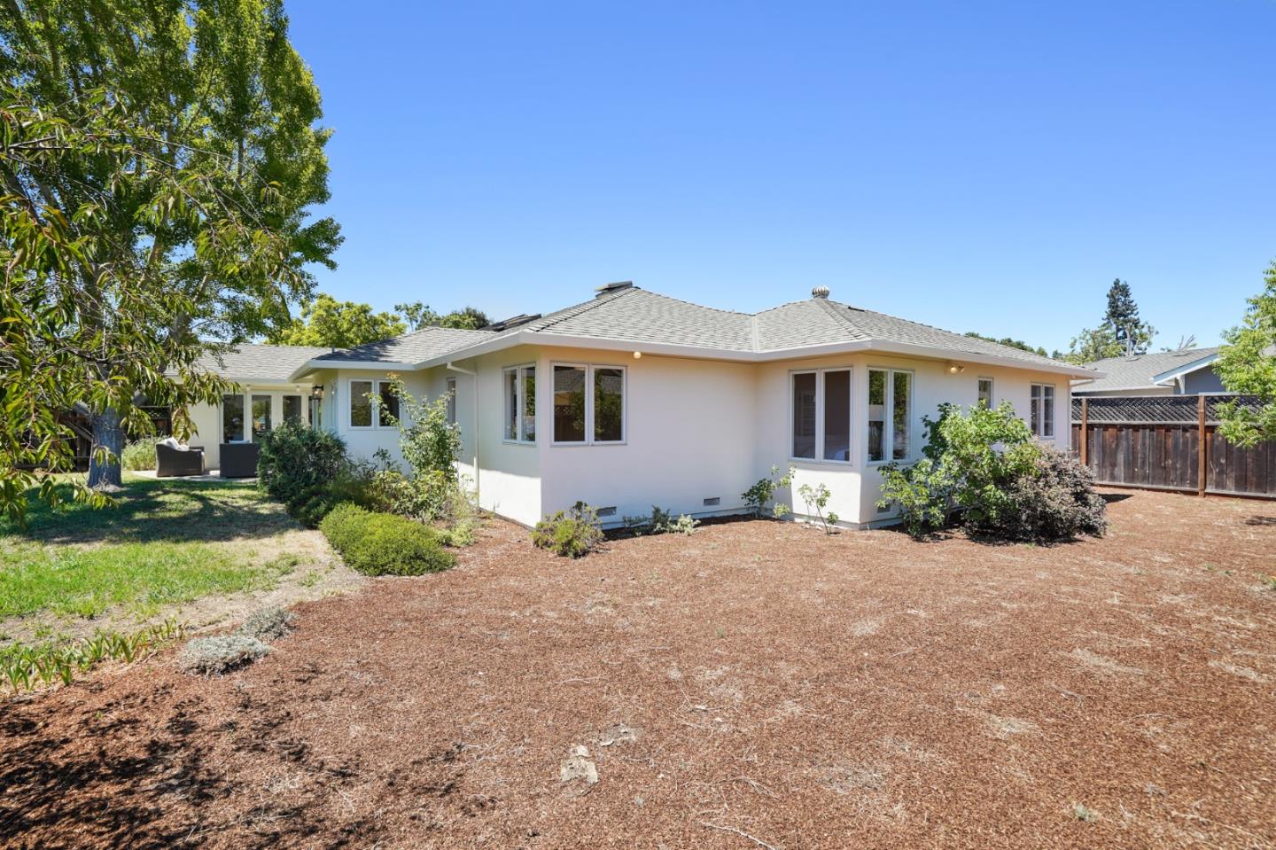 935 Riverside Drive Los Altos, CA 94024 - Photo 39 of 45 Gallery Image 39