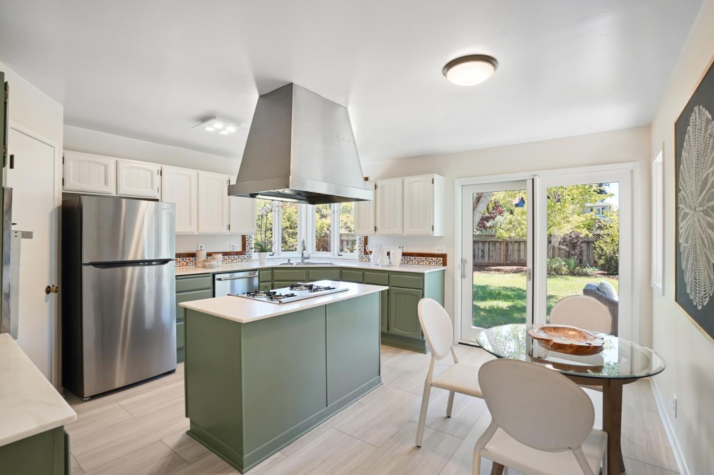935 Riverside Drive Los Altos, CA 94024 - Photo 10 of 45 Gallery Image 10