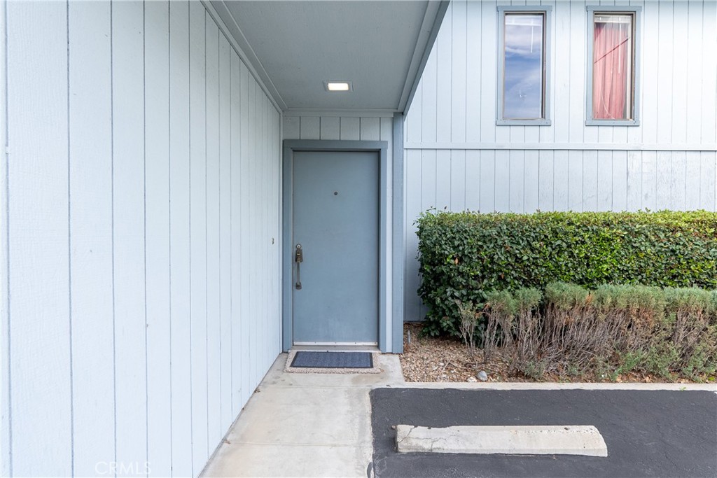 7 Quail Ridge Drive Atascadero, CA 93422 - Photo 4 of 29 a view of entryway with a wooden door