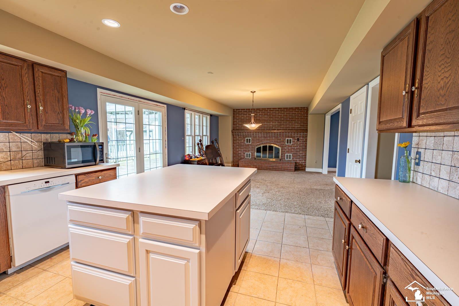 11763 Grafton Road Carleton, MI 48117 - Photo 6 of 38