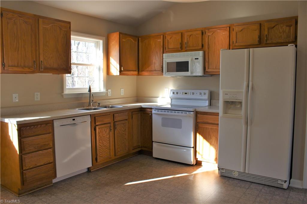 659 Bailey Road Winston-Salem, NC 27107 - Photo 5 of 16 Gallery Image 5