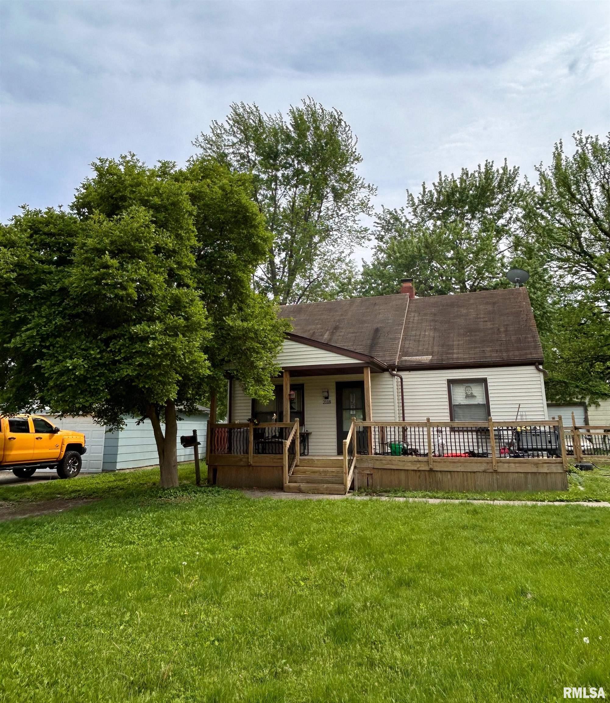2118 East Buchanan Street Springfield, IL 62703 - Photo 1 of 13