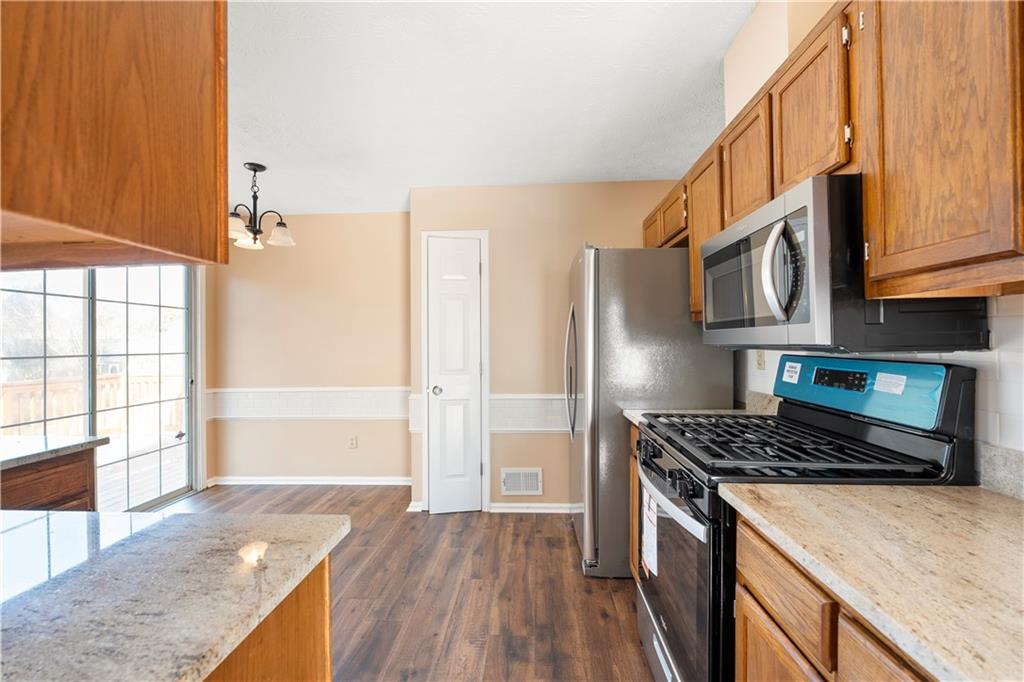 3251 Hunters Crossing Point Lithonia, GA 30038 - Photo 8 of 23