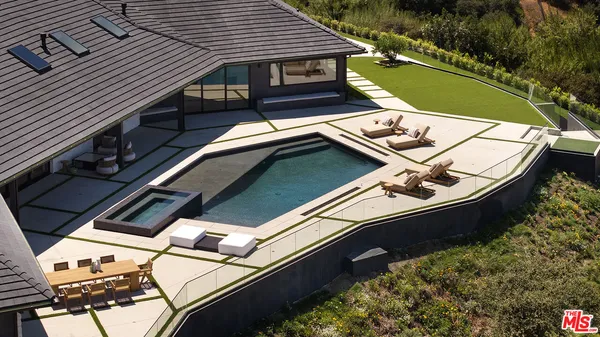 $16,499,999 | 16401 Mulholland Drive, Los Angeles, CA 90049