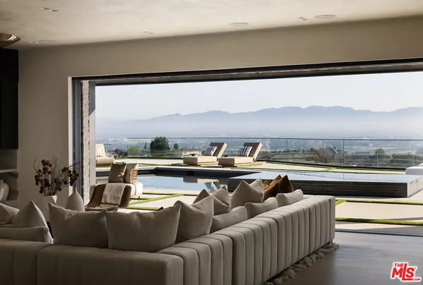 $16,499,999 | 16401 Mulholland Drive, Los Angeles, CA 90049