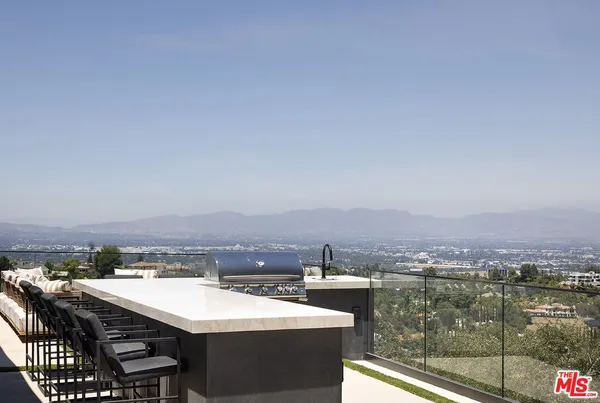 $16,499,999 | 16401 Mulholland Drive, Los Angeles, CA 90049