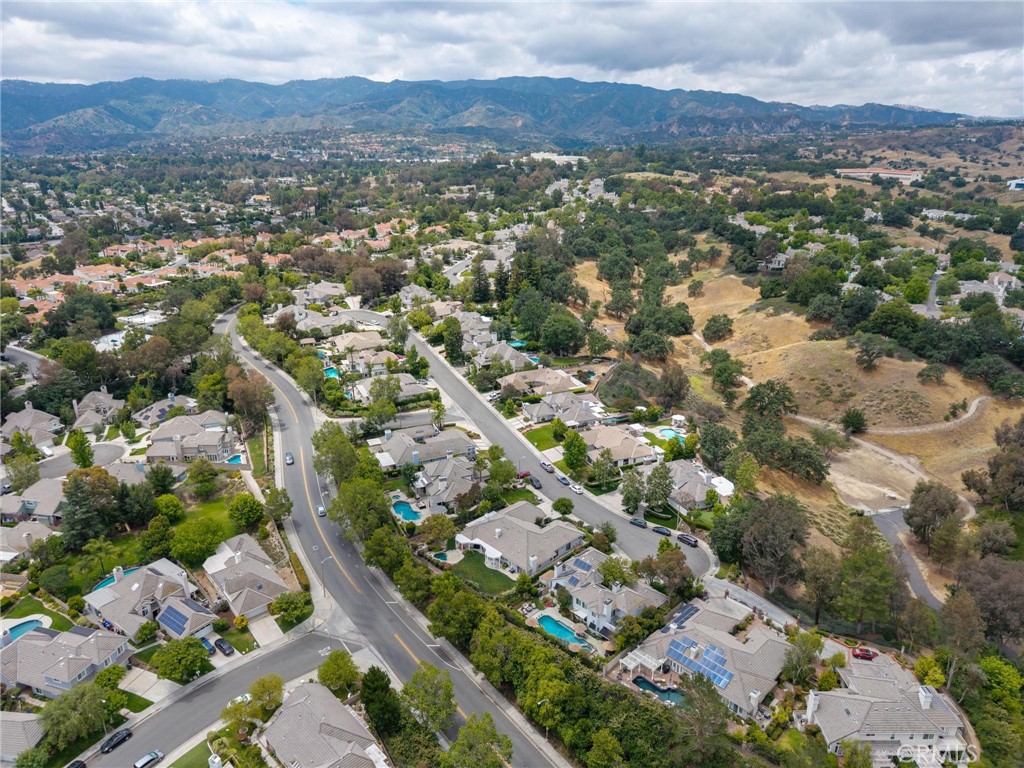 26072 Charing Cross Road Valencia, CA 91355 - Photo 53 of 105