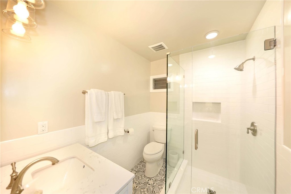 327 3rd Street, Unit R Laguna Beach, CA 92651 - Photo 5 of 10