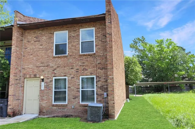 $1,295 | 2663 Toulon Drive, Baton Rouge, LA 70816