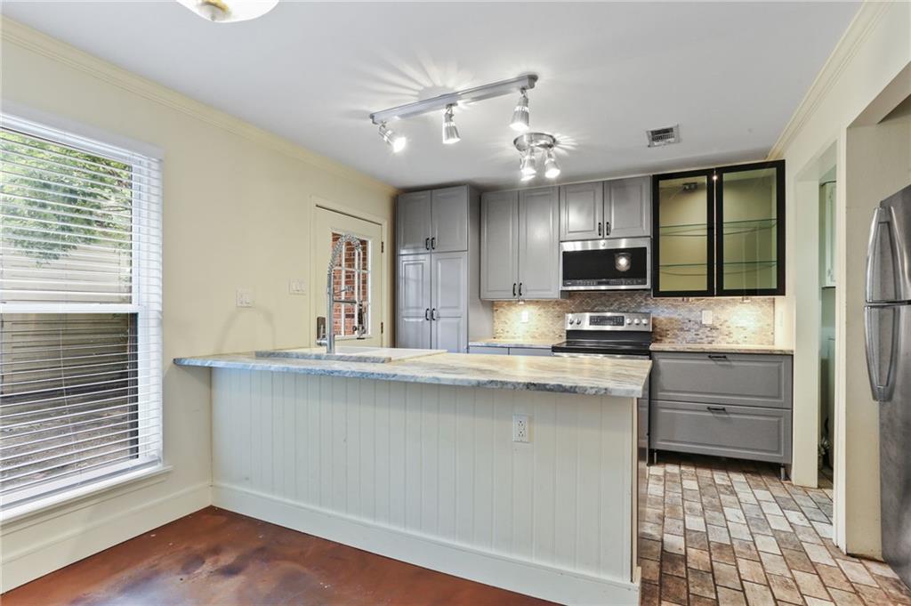 2663 Toulon Drive Baton Rouge, LA 70816 - Photo 5 of 19