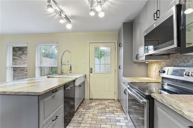 $1,295 | 2663 Toulon Drive, Baton Rouge, LA 70816