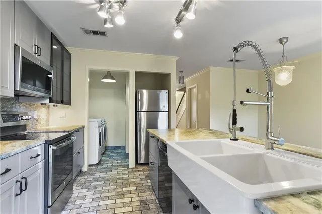 $1,295 | 2663 Toulon Drive, Baton Rouge, LA 70816