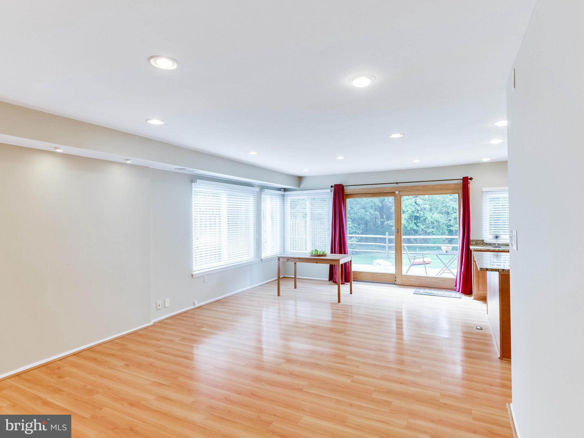 5926 Hall Street Springfield, VA 22152 - Photo 11 of 24 Family Room