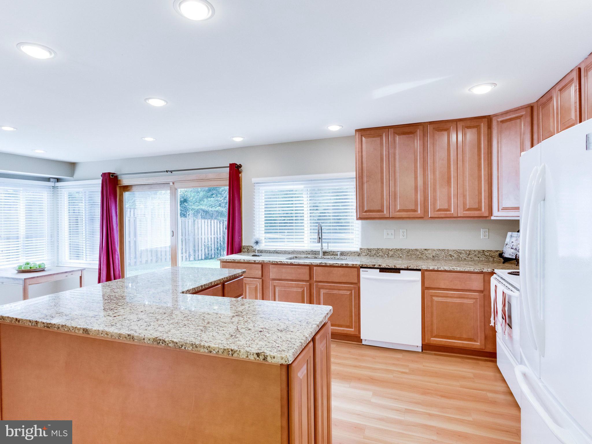5926 Hall Street Springfield, VA 22152 - Photo 7 of 24 Kitchen