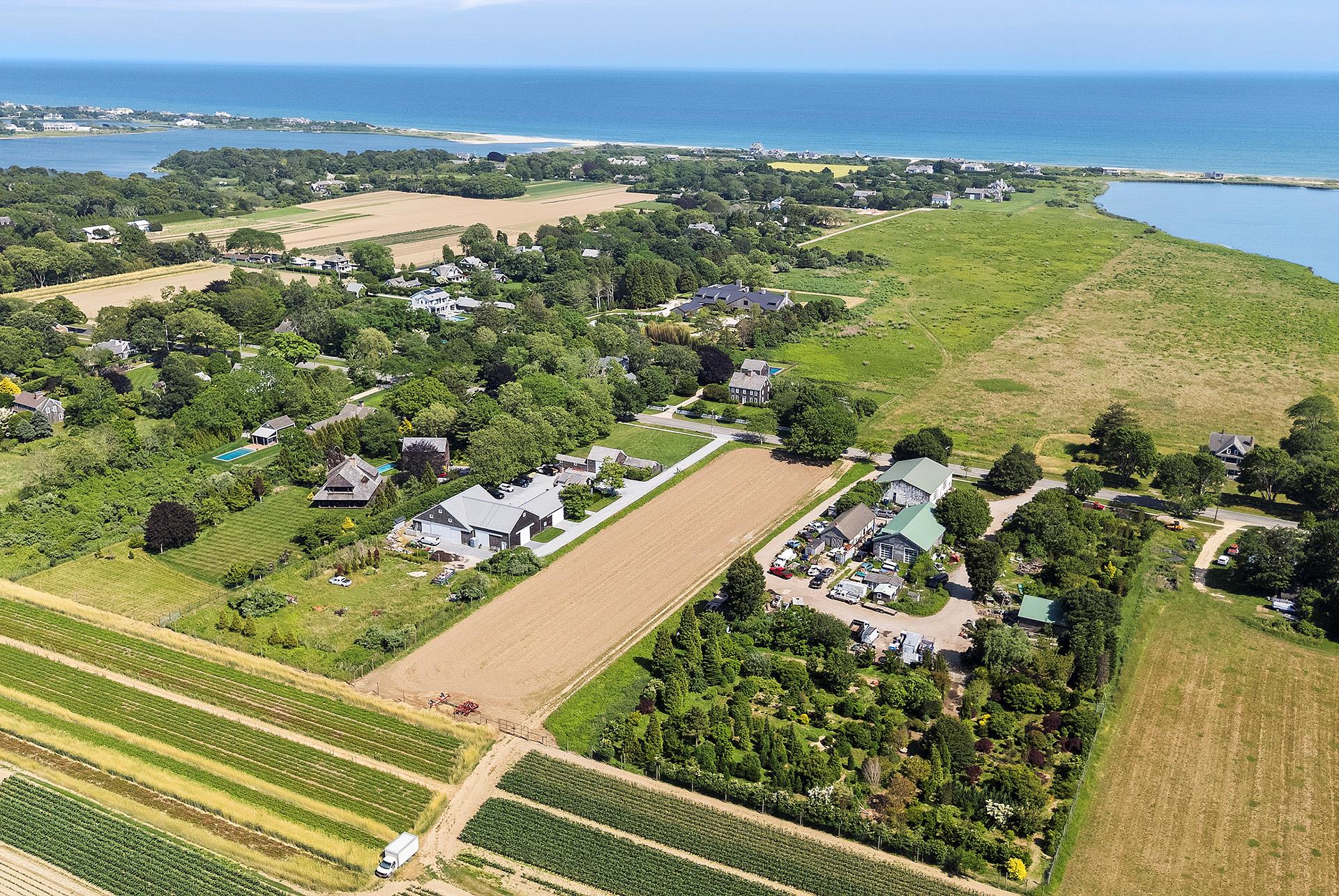 89 Wainscott Main Street Wainscott, NY 11975 - Photo 3 of 3